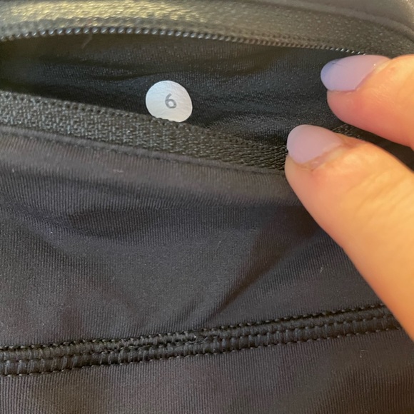 Lululemon Black Rouched Leg Pocket Speed Tight Size 6 - Picture 5 of 6
